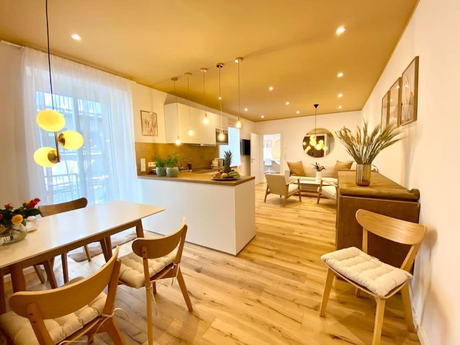 Komfort - Zentral, Mit Balkon Und Waschmaschine Appartement Düsseldorf
