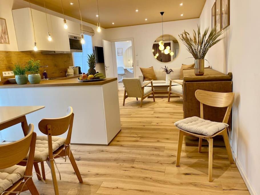 Komfort - Zentral, Mit Balkon Und Waschmaschine Düsseldorf
